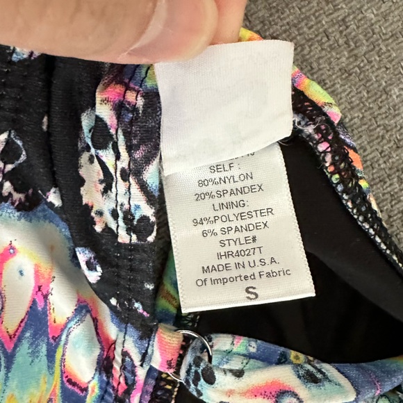 Liquid Tripp Sporty Cut Out Crop Top - Black - Picture 3 of 3